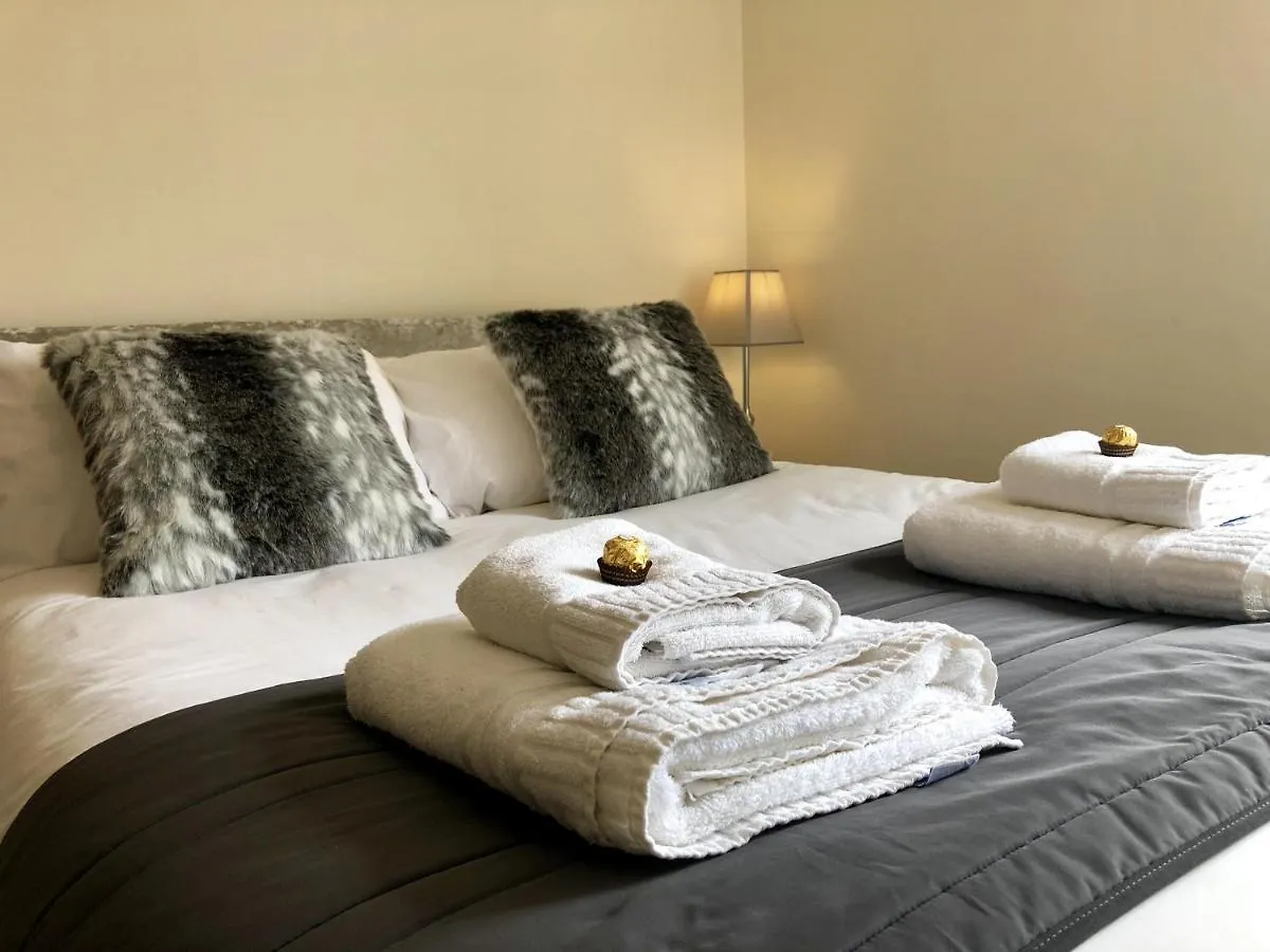 Vikings Two Bedroom Apartment With Free Parking. يورك